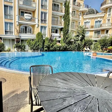 Marea Suites, нов стилно обзаведен в комплекс Messembria Palacе アパート